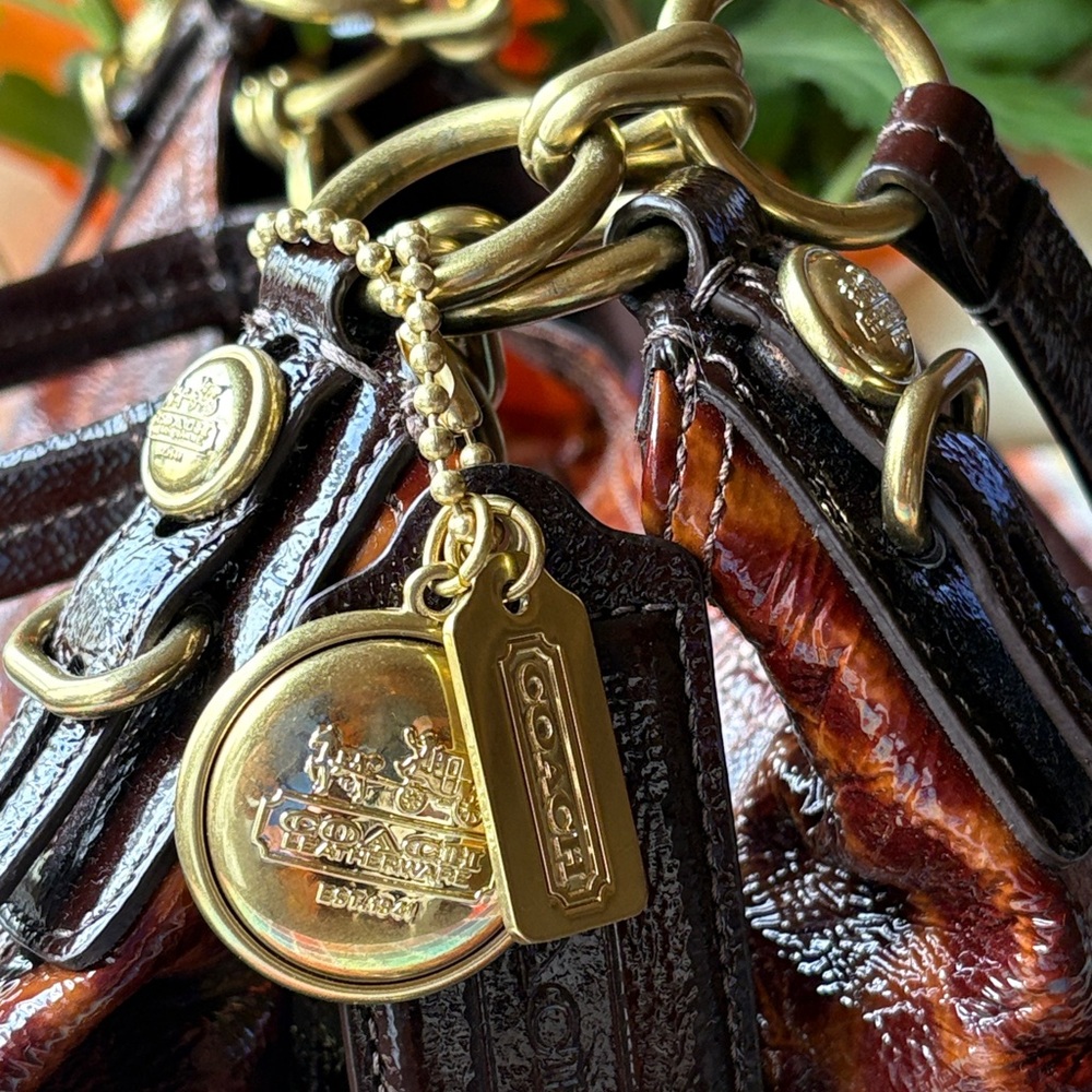 🐆 COACH VINTAGE  PATIENT LEATHER BAG WITH NWT BAG  CHARM 🐆 - Picture 11 of 14